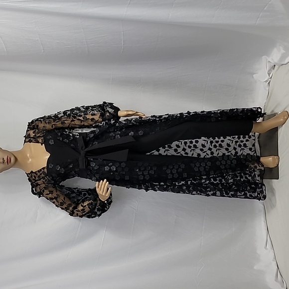Julia Jordan Women's Black Floral Overlay Jacket & Belted Jumpsuit - Picture 16 of 17